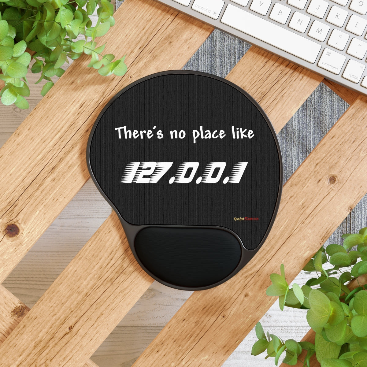 Mouse Pad With Wrist Rest - Black (Tech Lovers)